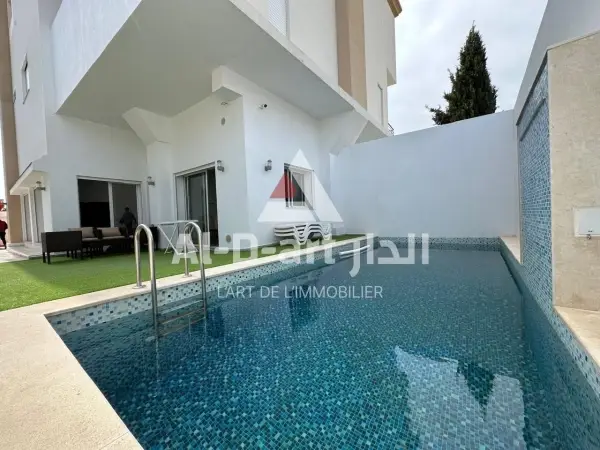 Une villa S+4 avec piscine