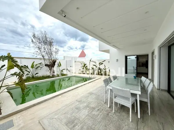 Luxueuse Villa S+3 avec Piscine Privée à vendre