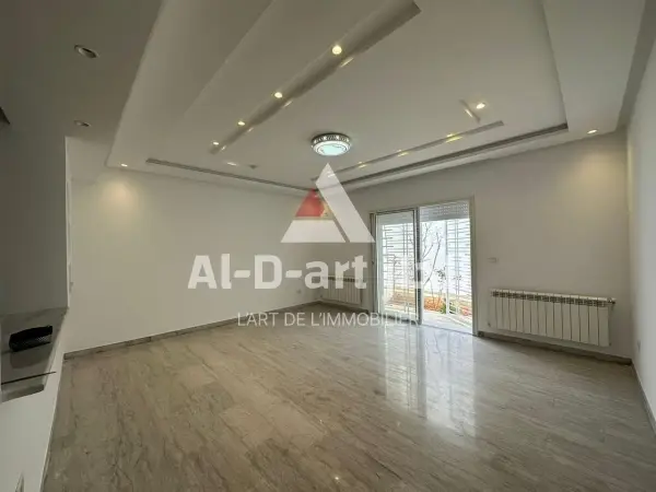 un appartement en s+3 vide à louer